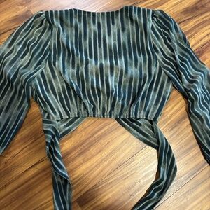 South Moon Under Cropped Long Sleeve